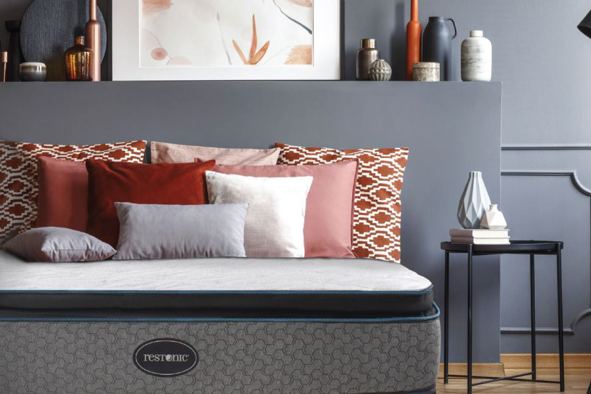 Photo of Johnson City brand bedding set.